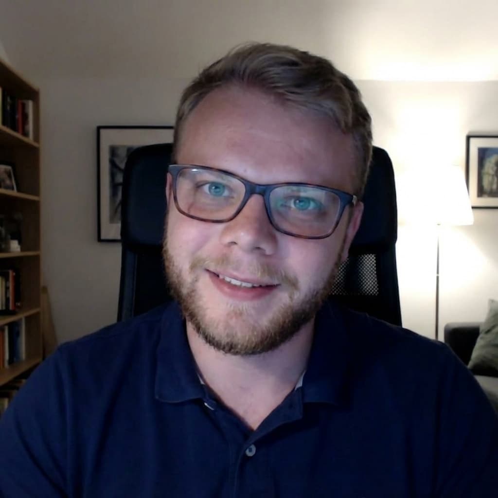 Original - Modern office headshot